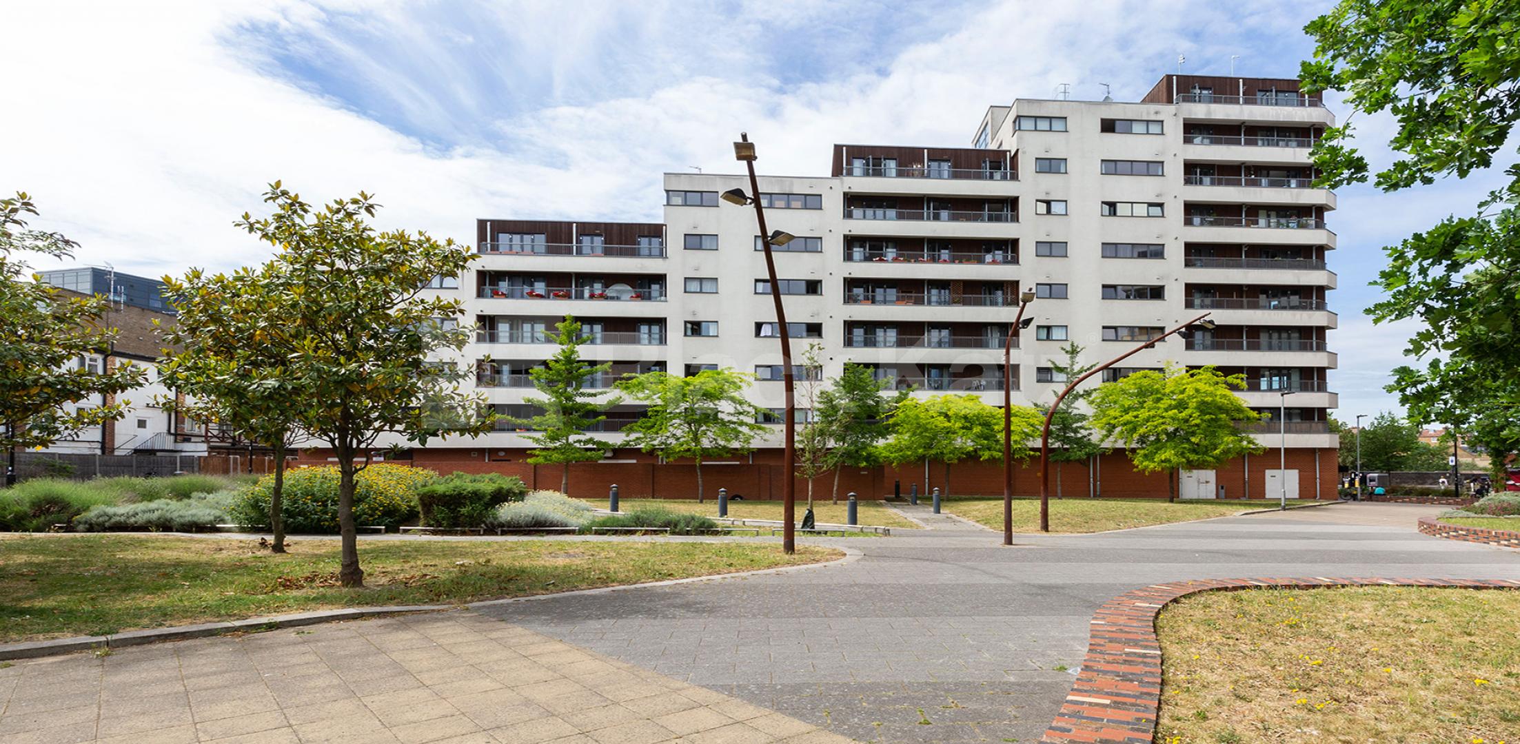 Bright and cheerful bedrooms 2 Bedroom, Part Furnished Apartment in